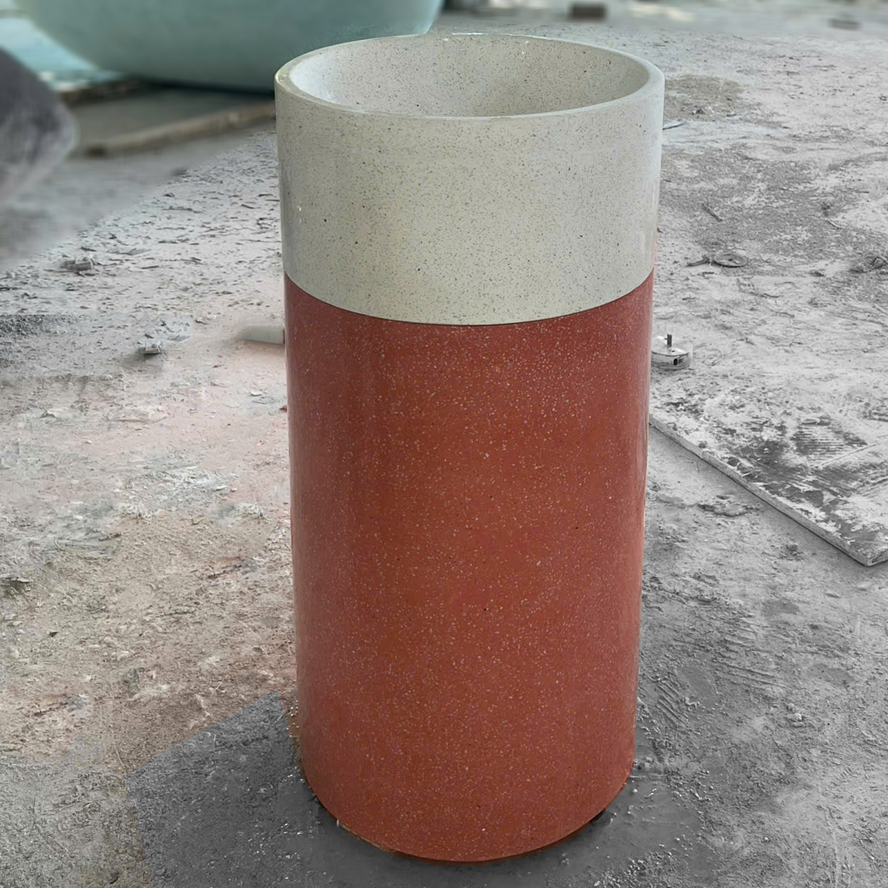 Lavabo trụ tròn đá terrazzo đỏ trắng - LB214