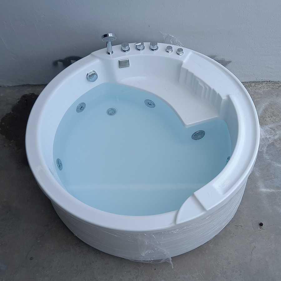 bon tam tron 1m4 co massage suc bt1243 230